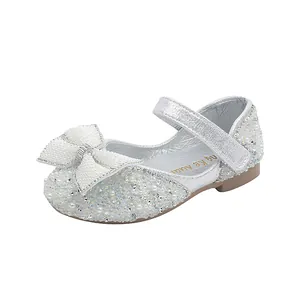 Chaussures de princesse argentées pour filles avec nœud en perles pour spectacle