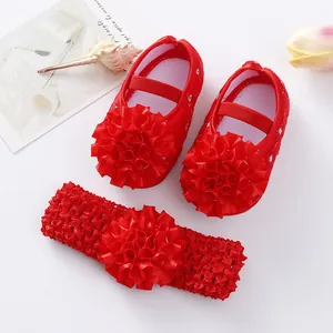 Ensemble de chaussures de princesse rouges pour bébé avec bandeau floral assorti