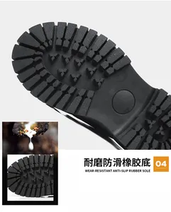 Primer plano de la suela de goma antideslizante y resistente para zapatos de hombre