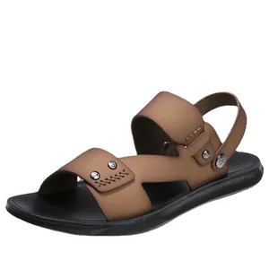 Sandales pour hommes en cuir PU marron avec semelle noire antidérapante pour l'été