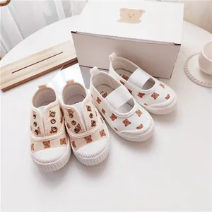 Süße Kinder-Canvas-Schuhe mit Bärenmuster, Muschelzehenkappe und weichen Sohlen