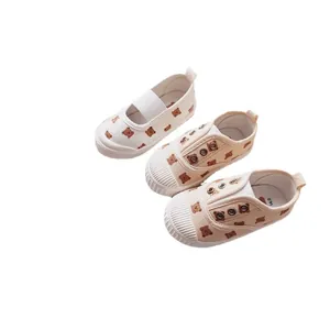 Süße Kinder-Stoffschuhe mit Bärenmuster und weichem Muschelzehen-Design