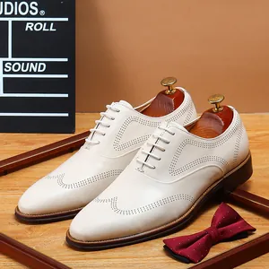 Elegant white leather wingtip brogue Oxford shoes for men professional business wear