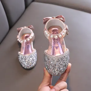 Eleganti scarpe da principessa rosa glitterate per bambine con cinturino di perle e fiocco