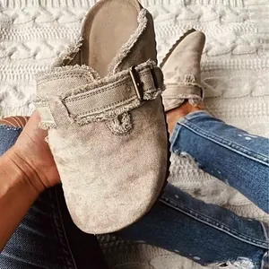 Lässige beige Canvas-Clogs mit verstellbarem Schnallenriemen und Fransen für Damen