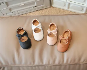 Weiche Leder-Babyschuhe für Mädchen in vier Farben mit schicker Schleife für Kinder