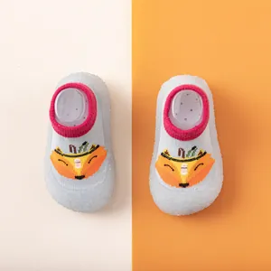 Cartoon Baby-Laufschuhe mit weicher Sohle und atmungsaktivem Strickstoff für innen