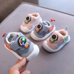 Scarpe da camminata traspiranti per neonati con luci LED lampeggianti, 6-12 mesi.