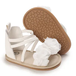 Eleganti sandali bianchi per bambina con fiore in chiffon e suola in gomma antiscivolo