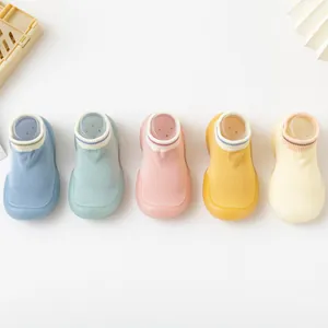 Chaussures Premiers Pas Bébé Chaussettes de Sol Respirantes en Coton Tricoté Chaussons d'Intérieur Antidérapants Semelle Souple en Silicone