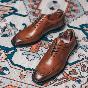 Zapatos Oxford clásicos de cuero marrón para hombre con estilo business vintage inglés