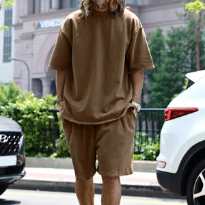 Ensemble t-shirt à manches courtes et short marron pour homme, coupe décontractée