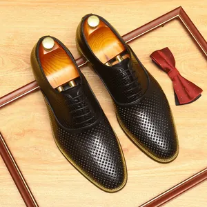 Chaussures Oxford classiques en cuir noir perforé pour hommes de style britannique