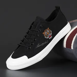 Baskets de Mode pour Hommes Tête de Tigre Brodée Chaussures en Tissu Lavé Vulcanisé Respirant Semelle Souple Décontracté Tige Basse à Lacets pour Hommes