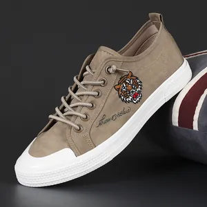 Baskets professionnelles en toile kaki pour hommes avec broderie tête de tigre