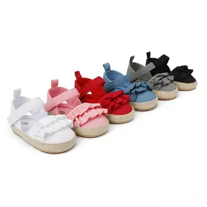 Vista detallada de zapatos de aprendizaje para bebés de 0 a 1 año en varios colores