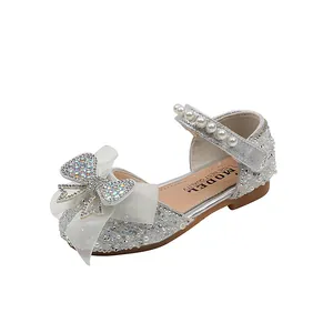 Glinsterende zilveren prinsessenschoenen voor meisjes met gaasstrik en parelbandje