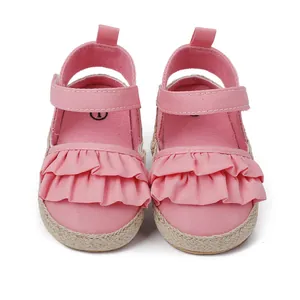 Zapatos de lona rosa con volantes para bebés que empiezan a caminar de 0 a 1 año