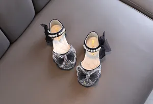 Funkelnde schwarze Prinzessinnenschuhe für Mädchen mit Perlenriemen und Schleifen