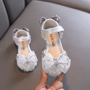 Eleganti scarpe da principessa per bambine color argento con fiocchi di strass e glitter