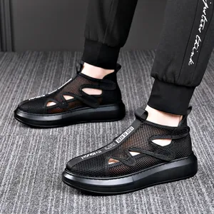 Comfortabele heren zomersandalen van ademend mesh met dikke zool en klittenbandsluiting