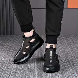Ademende heren platform Romeinse sandalen van mesh in zwart voor de zomer