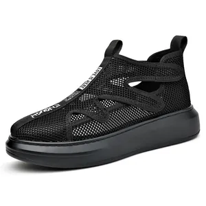 Ademende zwarte mesh herensandalen met plateauzool en mid-top ontwerp
