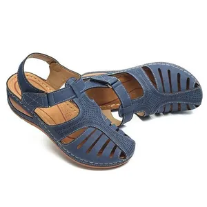 Elegantes sandalias de cuña azul marino para mujer con punta cerrada y velcro