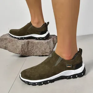 Chaussures de marche décontractées pour hommes en daim olive foncé avec semelle