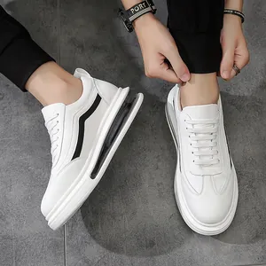 Sneakers bianche traspiranti da uomo con suola a cuscinetto d'aria stile casual