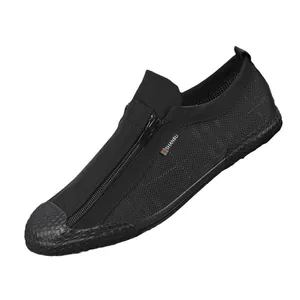 Αναπνεύσιμα ανδρικά casual παπούτσια από μαύρο πλέγμα με φερμουάρ και αντιολισθητική σόλα