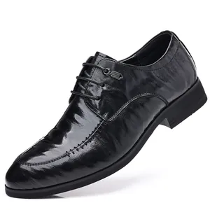 Elegant men's black sheepskin leather dress shoes with pointed toe for business wear