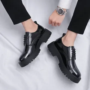 Zapatos de charol brillante para hombre con plataforma y suela de estilo británico