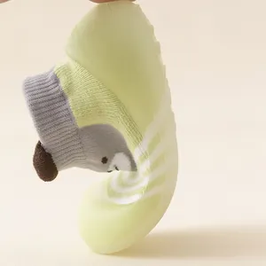 Flexible Baby-Bodensockenschuhe mit rutschfester Sohle und niedlichem Bär-Design