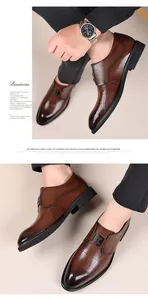 Herren-Business-Schuhe aus braunem Leder mit Krokoprägung und Schnallendetail