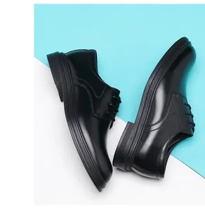 Zijaanzicht van premium zwarte herenschoenen van leer met verhogende zolen voor heren.