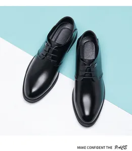 Detaillierte Draufsicht auf hochwertige schwarze Herren-Business-Lederschuhe mit Schnürung