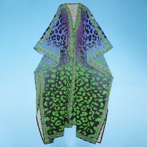 Transparenter Chiffon-Kaftan-Cardigan mit lila und grünem Leopardenmuster-Farbverlauf