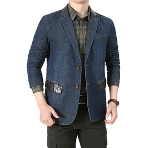 Blazer décontracté en jean pour homme, coupe ajustée, avec détails en similicuir marron