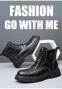 Détail de bottines Martin en cuir noir avec coutures blanches et logo rond rétro stylé.