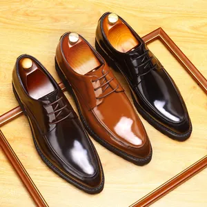 Stylish men's leather Derby shoes in black and brown, perfect for business and formal wear.