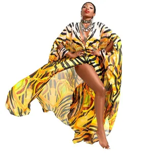 Gesamtansicht des transparenten Chiffon-Cardigans mit Tierprint und V-Ausschnitt