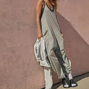 Bequemer, lockerer, ärmelloser Jumpsuit mit V-Ausschnitt und Taschen in Hellgrau für Damen