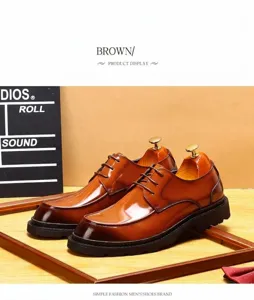 Vue détaillée de chaussures derby pour hommes en cuir verni marron à semelles épaisses