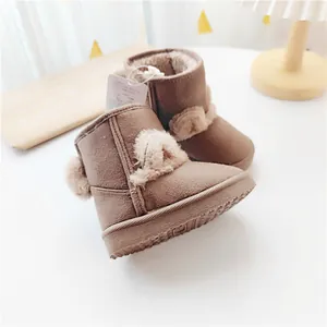 Stivali da neve invernali marroni per bambini con adorabili orecchie di peluche.