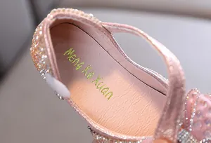 Detailansicht von rosa Glitzer-Prinzessin-Schuhen für Mädchen-Tanz- und Auftrittsschuhe