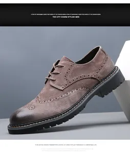 Détails de chaussures richelieu en daim marron avec perforations brogue classiques