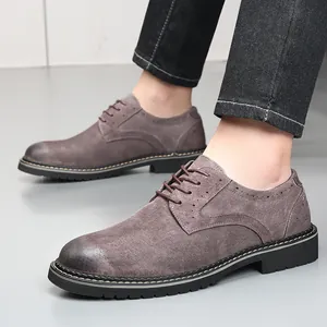 Chaussures richelieu richelieu en daim marron pour homme style vintage