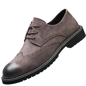 Chaussures richelieus classiques en daim marron pour hommes à semelle
