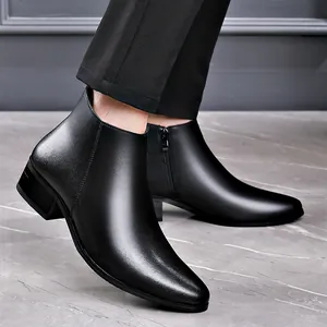 Eleganti stivali Chelsea da uomo in vera pelle nera con punta affusolata e zip.